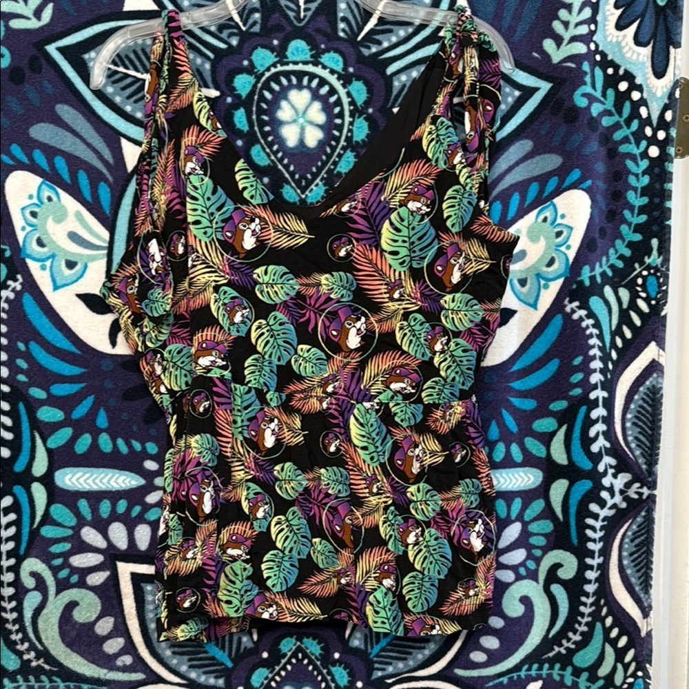 Bucee’s Tropical Print Women's Top XL